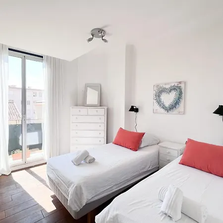 Atypical With 3 Bedrooms Terrace And Sea View Appartement Cannes