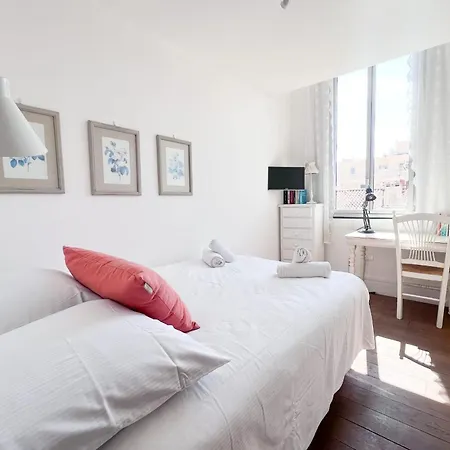 Atypical With 3 Bedrooms Terrace And Sea View