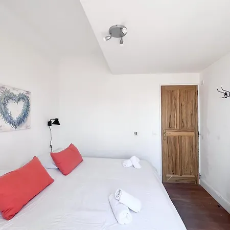 Atypical With 3 Bedrooms Terrace And Sea View