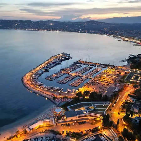 Appartement Atypical With 3 Bedrooms Terrace And Sea View