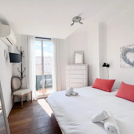 Atypical With 3 Bedrooms Terrace And Sea View Appartement Cannes