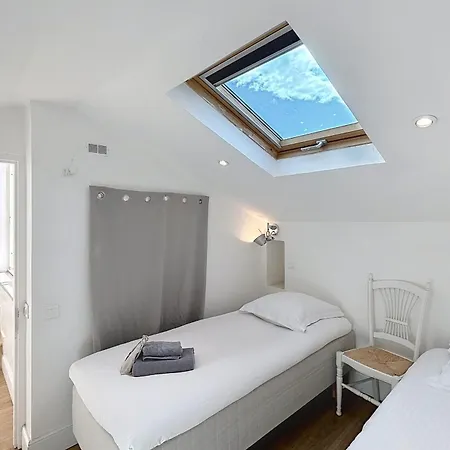 Atypical With 3 Bedrooms Terrace And Sea View Appartement *