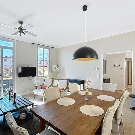 Atypical With 3 Bedrooms Terrace And Sea View Appartement *
